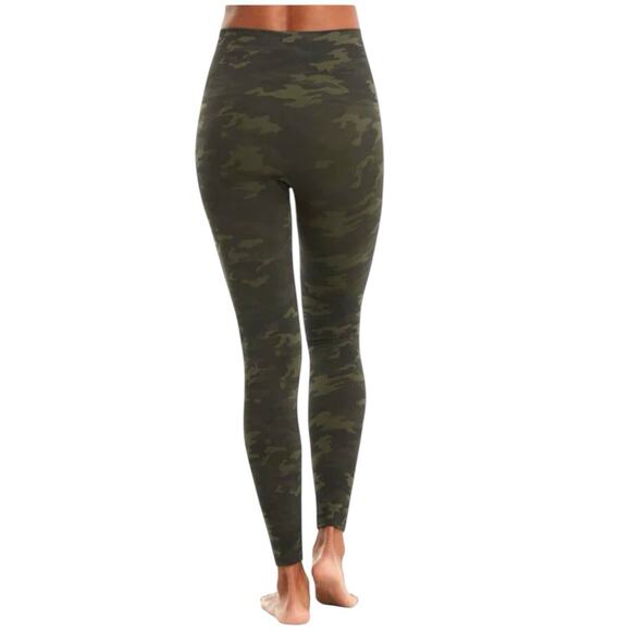 SPANX Look At Me Now Seamless Leggings Green Camo‎ Size Med - Picture 1 of 8
